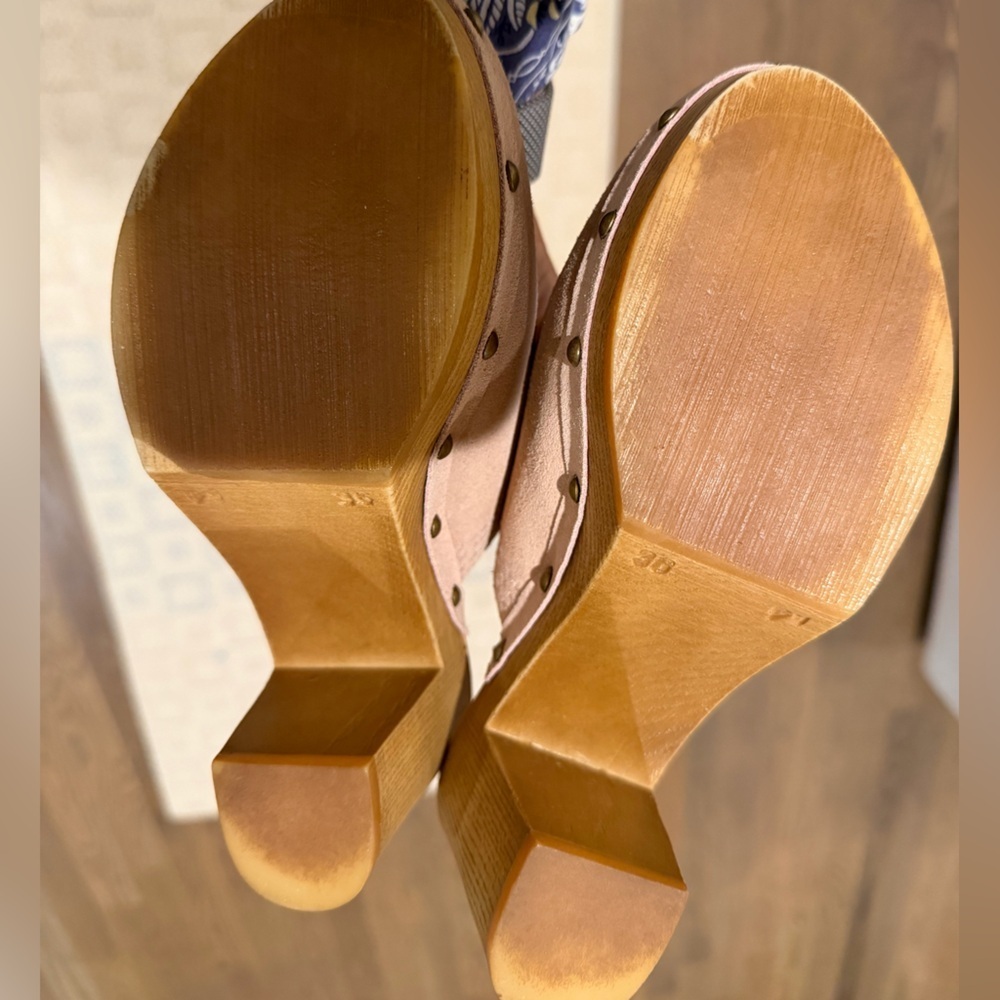 Penelope Chilvers baby pink patent leather clogs size 36 6.  Old money pretty - Picture 4 of 6
